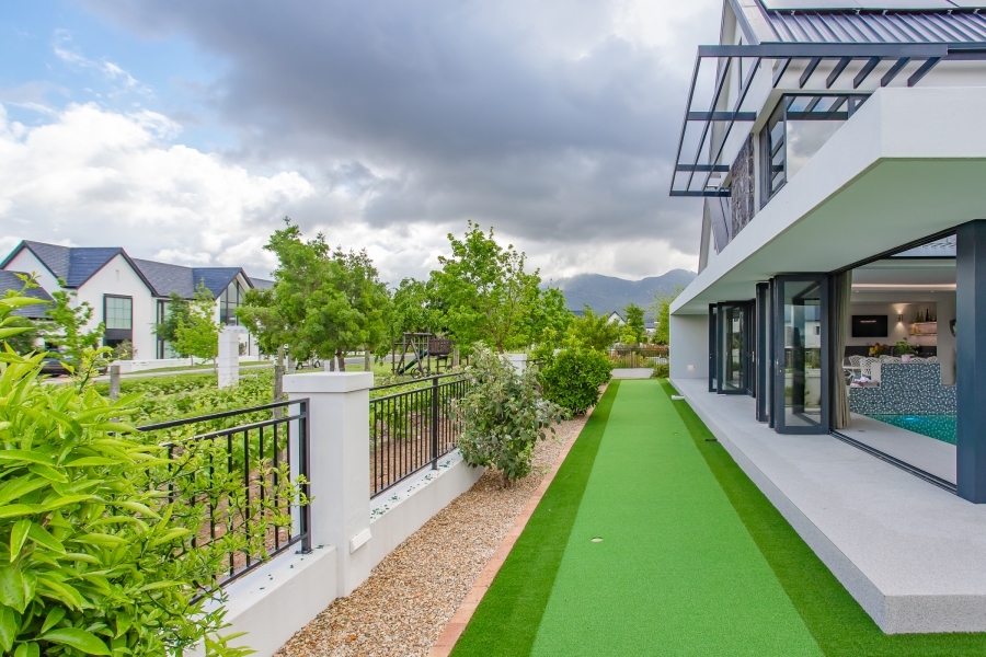 4 Bedroom Property for Sale in Val De Vie Estate Western Cape